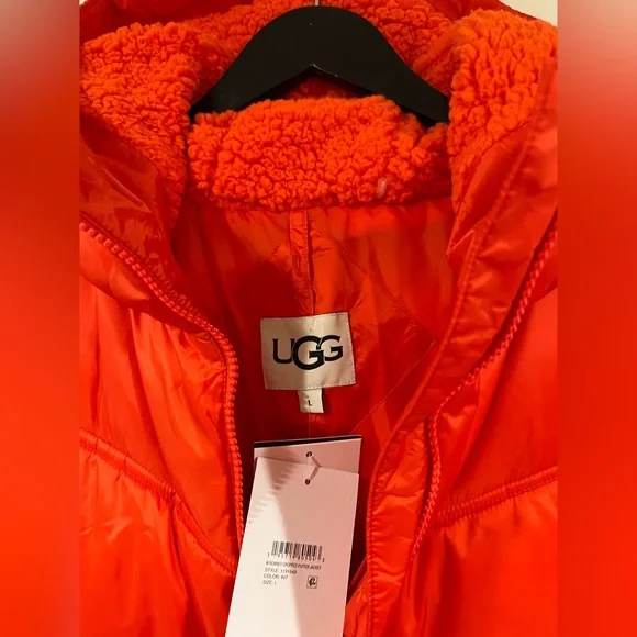 New with tags, UGG Ronney Cropped Puffer Jacket. Size L